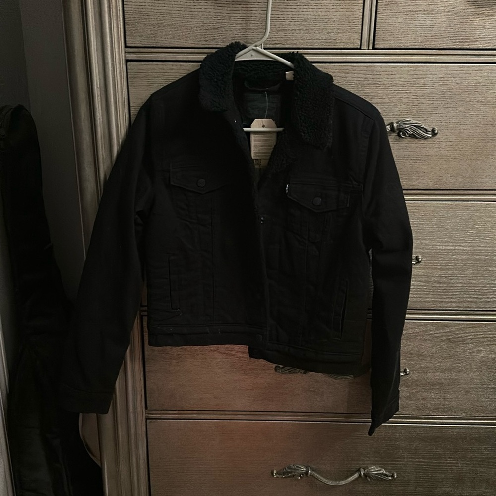 Women’s black Levi denim jacket